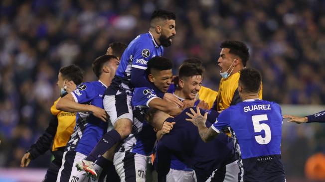 Vélez celebra la victoria contra Talleres.
