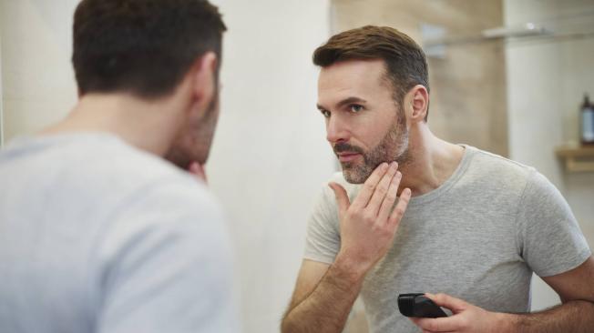 A la hora de afeitarse debe tener en cuenta algunas recomendaciones como hacerlo en el mismo sentido que crece el vello.