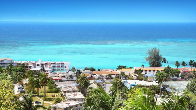 Bahía Montego, la capital de la Parroquia de Saint James, se ubica en la costa norte de Jamaica.