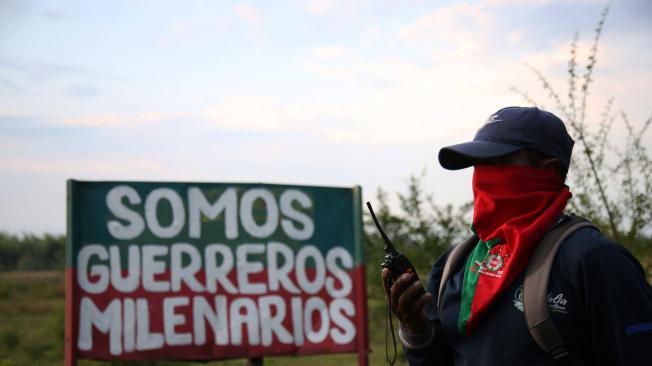 Pese a que el presidente Gustavo Petro y la vice presidente Francia Marquez dieron un plazo de 48 horas para que quienes hayan invadido predios, se retiren de estos, cientos de indígenas, campesinos y afros que han invadido haciendas y fincas en municipios del norte del Cauca, como Corinto, Miranda y Caloto, afirman que no se retiraran de allí