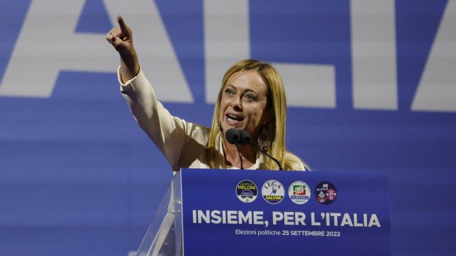 Giorgia Meloni, de 45 años, es una periodista y política que desde joven militó en partidos neofascistas.