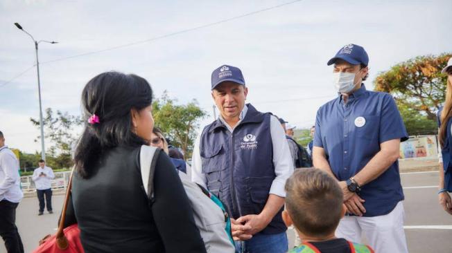 Carlos Camargo en visita humanitaria a la frontera de Cúcuta