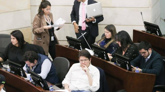 La bancada del Centro Democrático radicó la proposición que hundió el artículo.