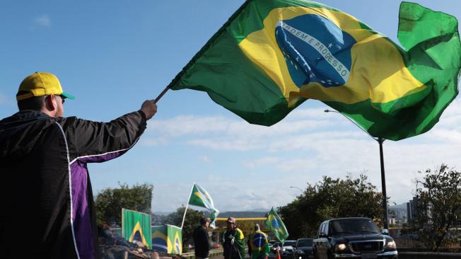 Simpatizantes de Bolsonaro bloquean las calles del país.