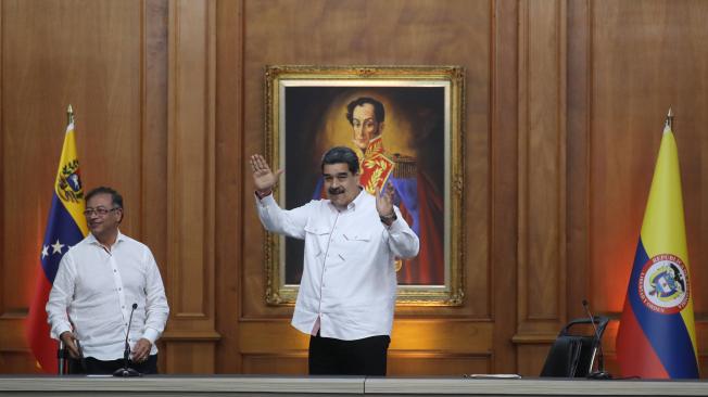 El presidente de Venezuela, Nicolás Maduro y su homólogo de Colombia, Gustavo Petro.