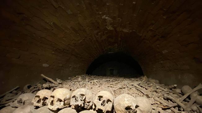 Osario de San Jacobo, el segundo más grande de Europa en donde descansan más de 50.000 restos mortales.