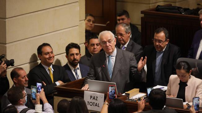 El proyecto de reforma tributaria fue aprobado en la Cámara de Representantes en la noche del jueves, con la presencia de los ministros de Hacienda, José Antonio Ocampo, y del Interior, Alfonso Prada.