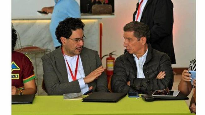 Iván Cepeda y José Félix Lafaurie, miembros de la delegación del Gobierno.