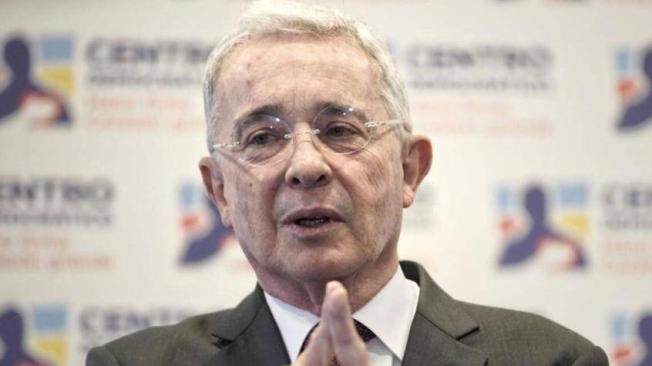el exmandatario y líder del Centro Democrático, Álvaro Uribe se pronunció en Twitter