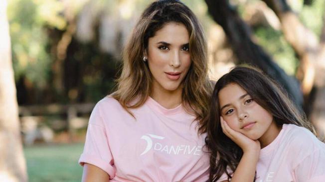 Daniela Ospina junto a su hija Salomé, de 9 años, hija del futbolista James Rodríguez. Dice que su papel de madre es la labor que más la apasiona.