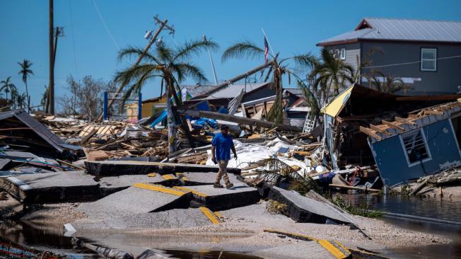 El potente huracán Ian barrió Florida (EE. UU.) y varias islas del Caribe con vientos y lluvias torrenciales causando inundaciones "catastróficas" y cortes de electricidad en la región.