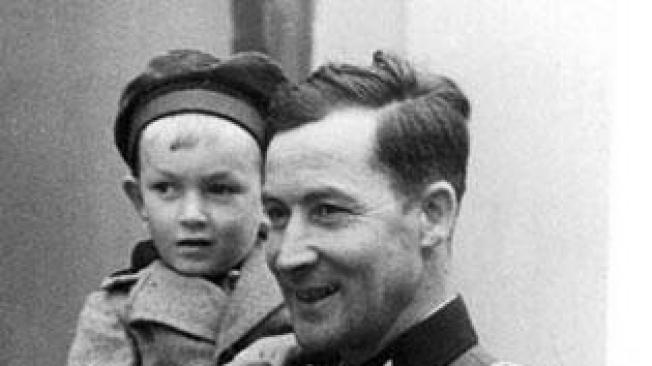 El joven alemán se unió al ejercito pero volvió tras una fuerte lesión.