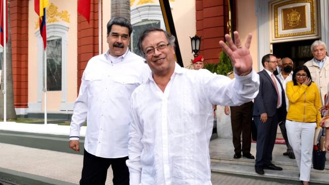 Petro y Maduro al término de su reunión en Caracas.