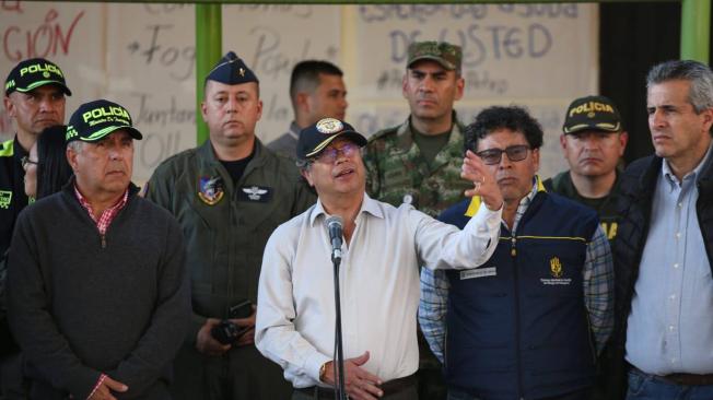 El presidente Gustavo Petro llegó a la zona afectada por el derrumbe.