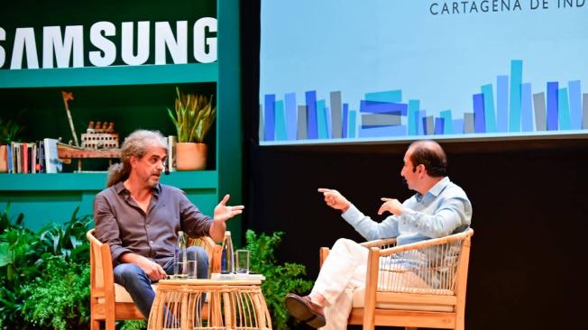 Conversatorio entre el cineasta español Fernando León de Aranoa y Andrés Mompotes, director de EL TIEMPO., al inicio del Hay Festival 2023 en Cartagena.