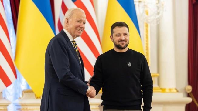 Joe Biden realiza una visita sorpresa a Kiev y se reúne con Volodimir Zelenski