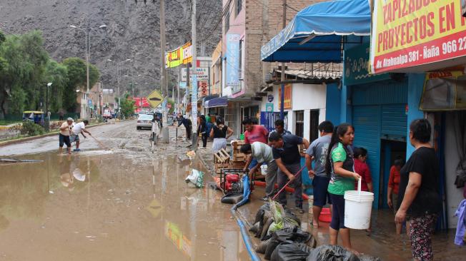 Damnificados por las lluvias en Perú