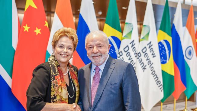 Presidente brasileño, Luiz Inacio Lula da Silva, y la expresidenta brasileña (2011-2016) Dilma Rousseff, en China.