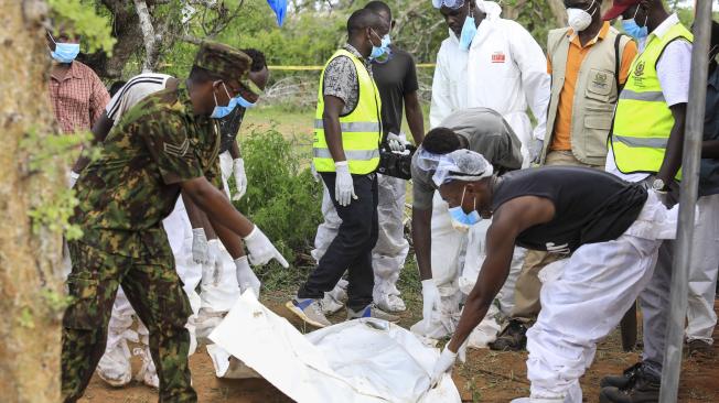 Más de 50 personas miembros de una secta ayunaron hasta morir por influencia de una secta en el este de Kenia