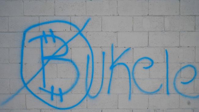 La economía es uno de los mayores temas pendientes de Bukele. Hace unos años, el país comenzó la implementación del bitcoin.
