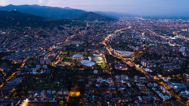 Cali es la tercera ciudad más grande de Colombia, después de Bogotá y Medellín.