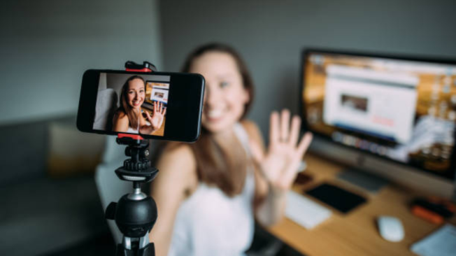 Los trabajos soñados por los latinos están en las redes sociales, una tendencia global.