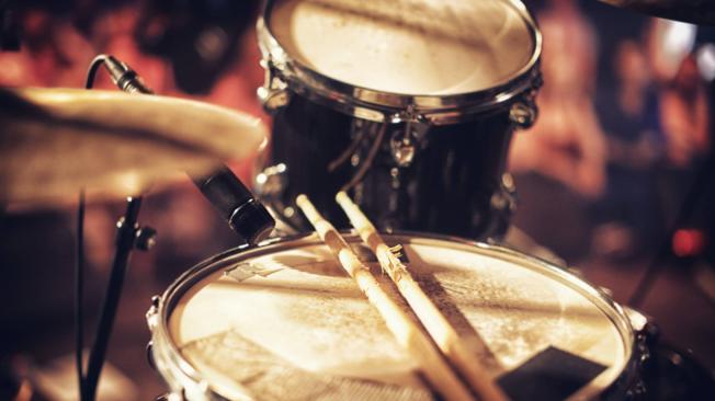 Percusión: ¿qué aptitudes se necesitan para aprender a tocar la batería?