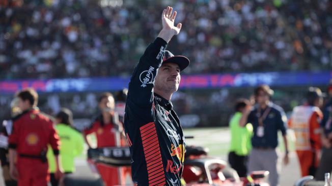 Max Verstappen celebra su quinta victoria en México.