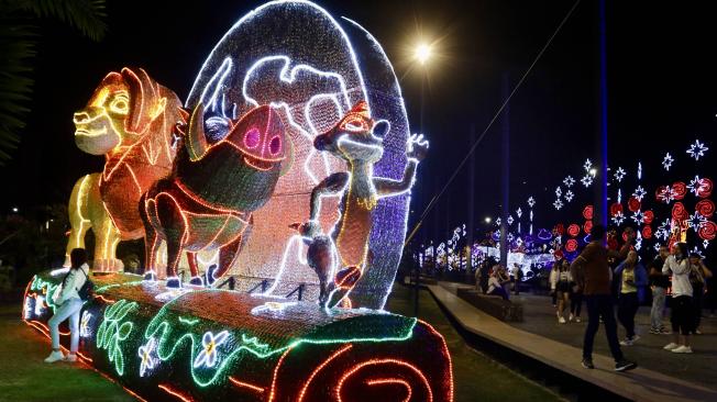 Alumbrados Navideños De Disney En Medellín Ya Los Encendieron Y Así Se