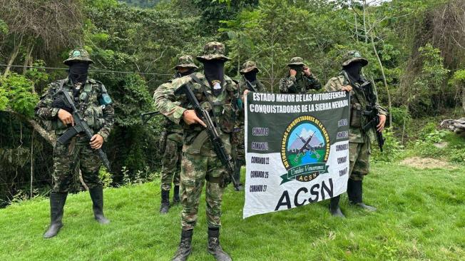 Autodefensas conquistadoras de la Sierra Nevada esperan concretar acuerdos de paz con el gobierno.