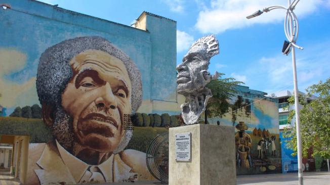 Mural en honor a Manuel Zapata Olivella.