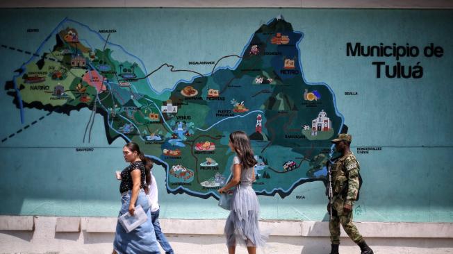 Fuerza Pública en Tuluá, Valle del Cauca, patrulla para contrarrestar acciones de 'la Inmaculada'. foto febrero 2024