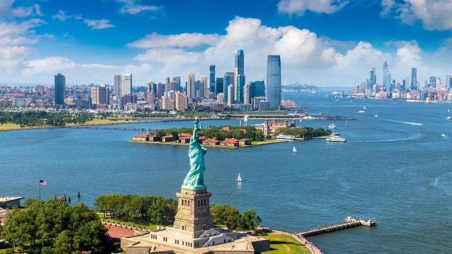 La estatua de la Libertad es uno de los monumentos más famosos de Estados Unidos.