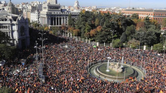 Marchas en España en 2023 contra la ley de amnistía.