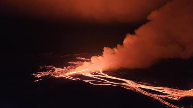 Islandia experimenta la cuarta erupción volcánica desde octubre pasado en la península de Reykjanes y probablemente la más fuerte.