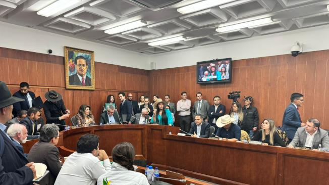 Se frustra intento del Gobierno de salvar la reforma de salud y sufre  derrota en Senado