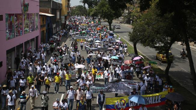 Cali Colombia 9 de abril de 2024 
Simpatizantes del presidente de Colombia, Gustavo Petro, asisten a una marcha en apoyo a las reformas propuestas por su Gobierno, en Cali, hoy 9 de abril de 2024. 
Video Santiago Saldarriaga Quintero / EL TIEMPO