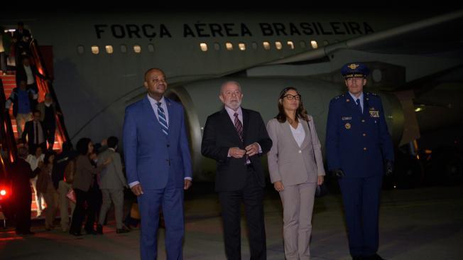 Lula da Silva llegó al país en la noche de este martes. Fue recibido por el Canciller (e) Luis Gilberto Murillo