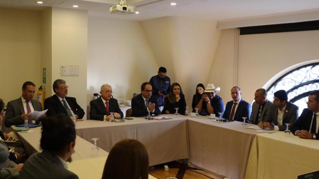 La reunión de Álvaro Uribe con la CIDH se realizó el 18 de abril.