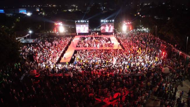 Evento de la P en la campaña Petro Presidente.