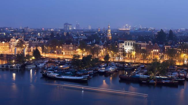 Se cree que la Mocro Maffia mueve toneladas de cocaína por puertos como el de Ámsterdam.