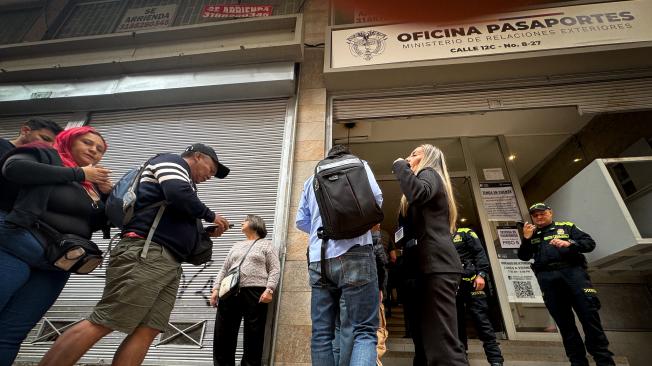 Oficina de pasaportes en el centro de Bogotá . Bogotá 25 de abril del 2024 . FOTO MAURICIO MORENO EL TIEMPO CEET