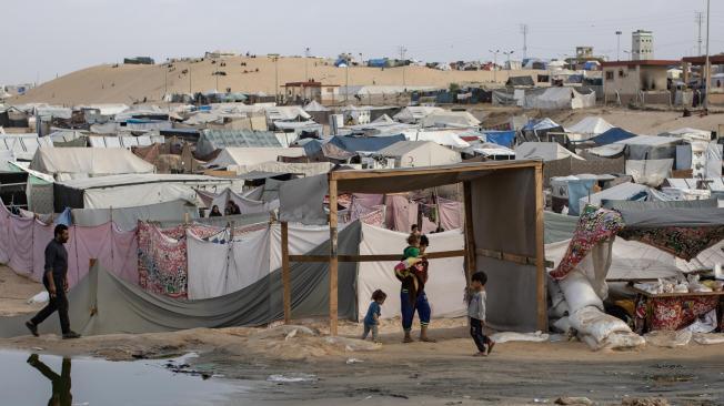 Palestinos en los campos de refugiados en Rafah, sur de la Franja de Gaza.