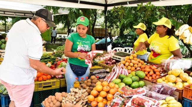 Los habitantes del norte de la ciudad pueden comprar frutas y verduras frescas.