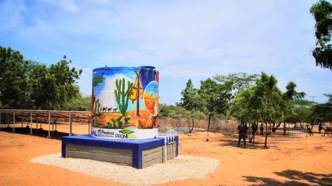 Arte para los tanques de agua en La Guajira