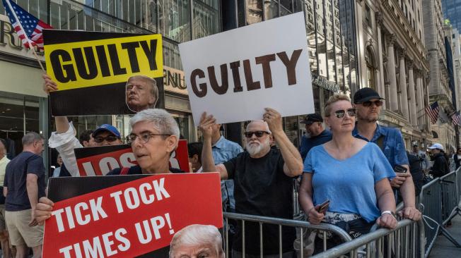 Protestas a las afueras de la Torre Trump en Nueva York.