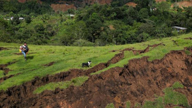Los derrumbes han sido constantes en el Cauca, desde el año pasado.