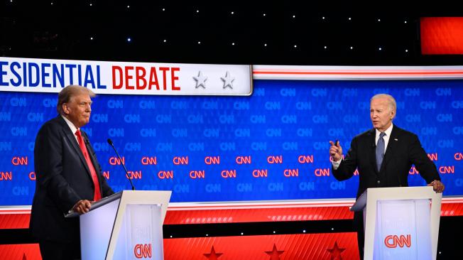 Donald Trump y Joe Biden en el debate presidencial de CNN.