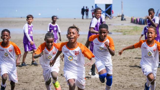 Jóvenes futbolistas de Cartagena