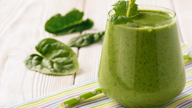 El batido puede ser consumido en cualquier momento del día, ya sea como snack a media mañana o por la tarde.